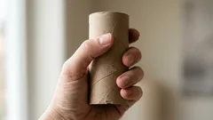 Budete překvapeni, jak malá kartonová trubička dokáže zcela změnit vůni v koupelně – a to bez zbytečné námahy